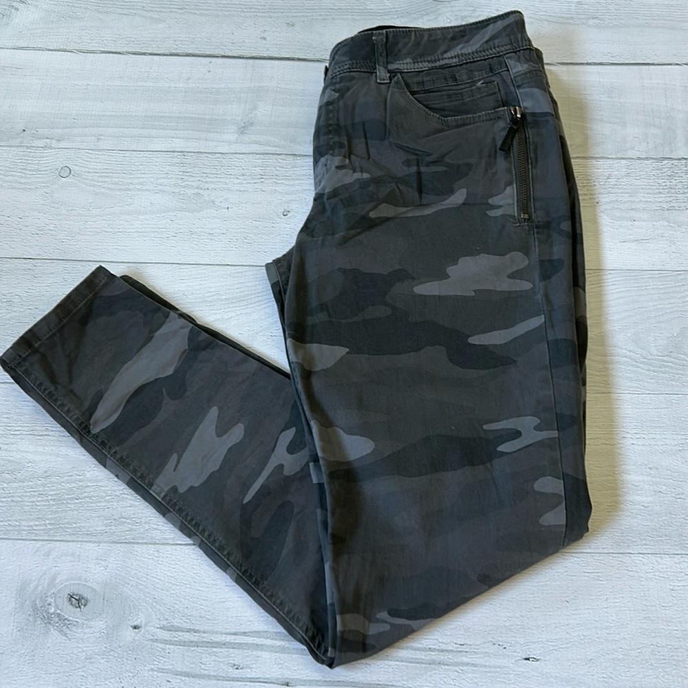 Democracy “Ab”solution Camo Jeans Sz‎ 12 Gray Black